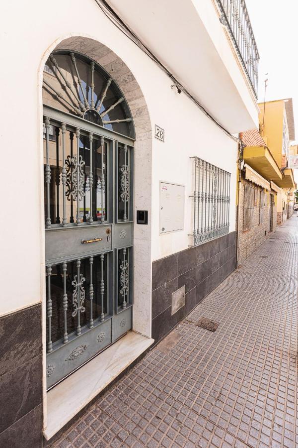 Apartamentos Lola Beach マラガ エクステリア 写真